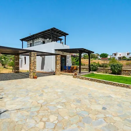 فيلة Smaragdi Beachfront *
