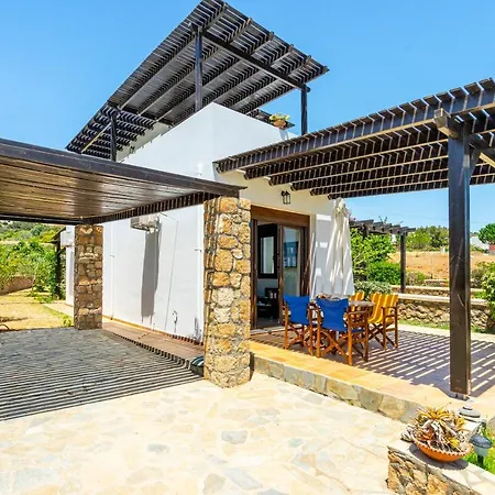 فيلة Smaragdi Beachfront *