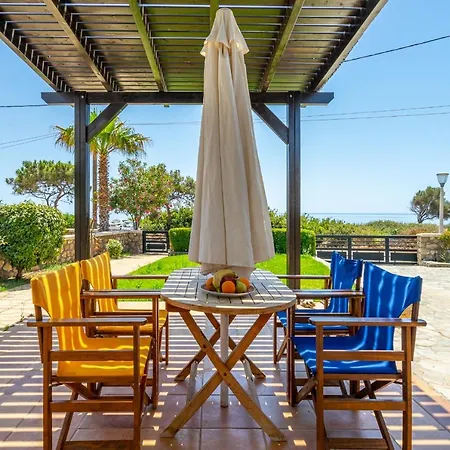 فيلة Smaragdi Beachfront