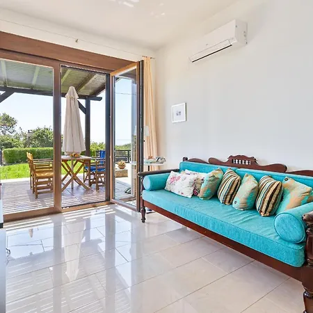 Smaragdi Beachfront فيلة